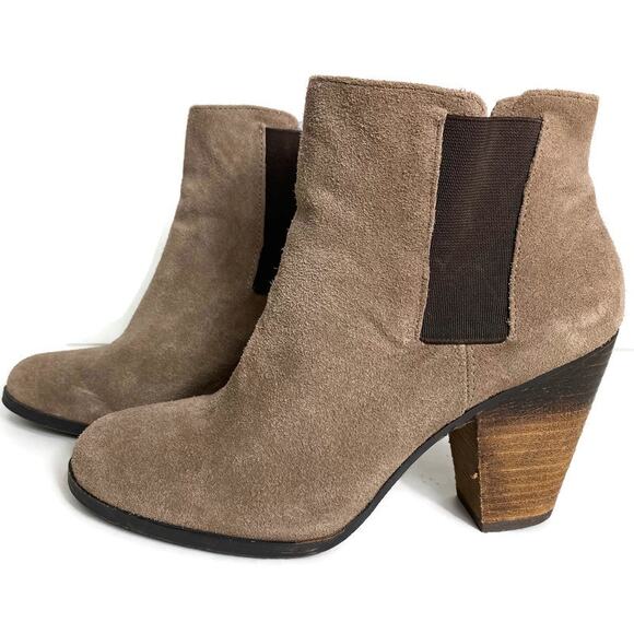 Vince Camuto Hessa Boots Suede Slip On Chelsea Ankle Ombre Heel Tan Size 8.5B - Picture 5 of 9